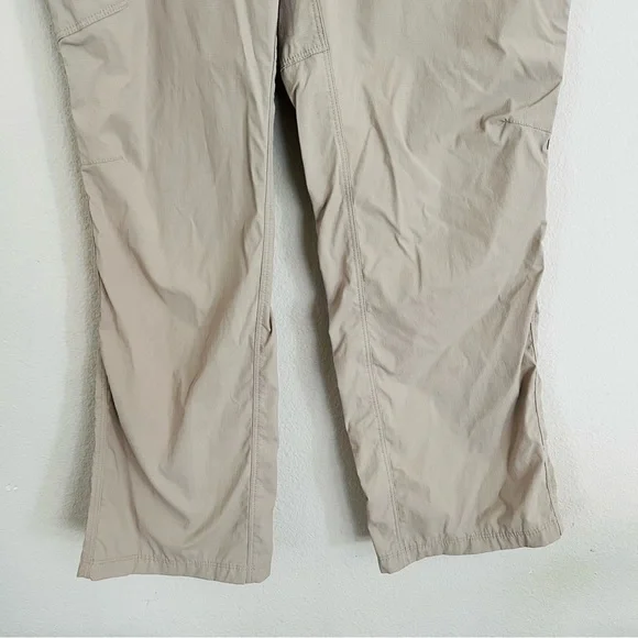 LL Bean Women's Tan Cargo Pants Size Small - Picture 3 of 7